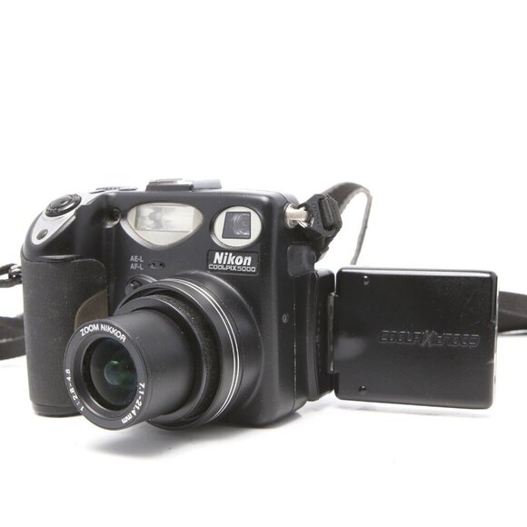 Vintage Nikon Coolpix 5000 5MP Digital Camera Swivel LCD Y2K Video Photography - Picture 3 of 14